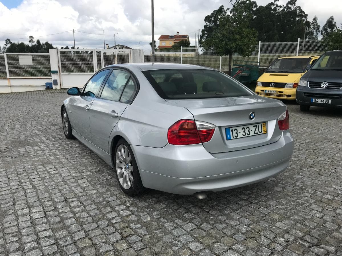 BMW 320 D · Ano 2005 — imagem 6