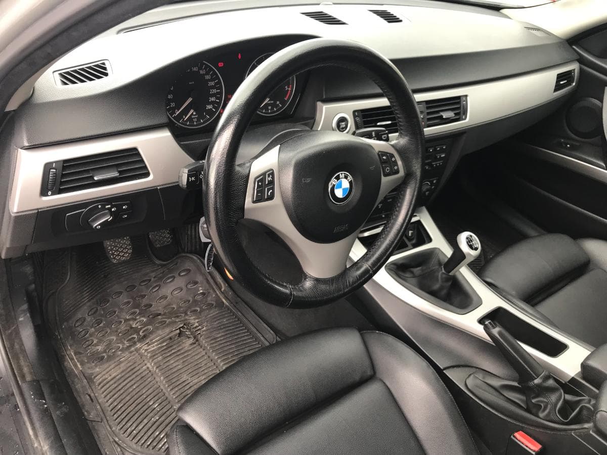 BMW 320 D · Ano 2005 — imagem 25