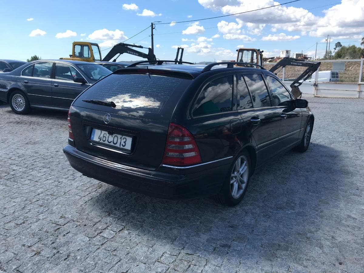 Mercedes-Benz C270 CDI · Ano 2001 — imagem 4
