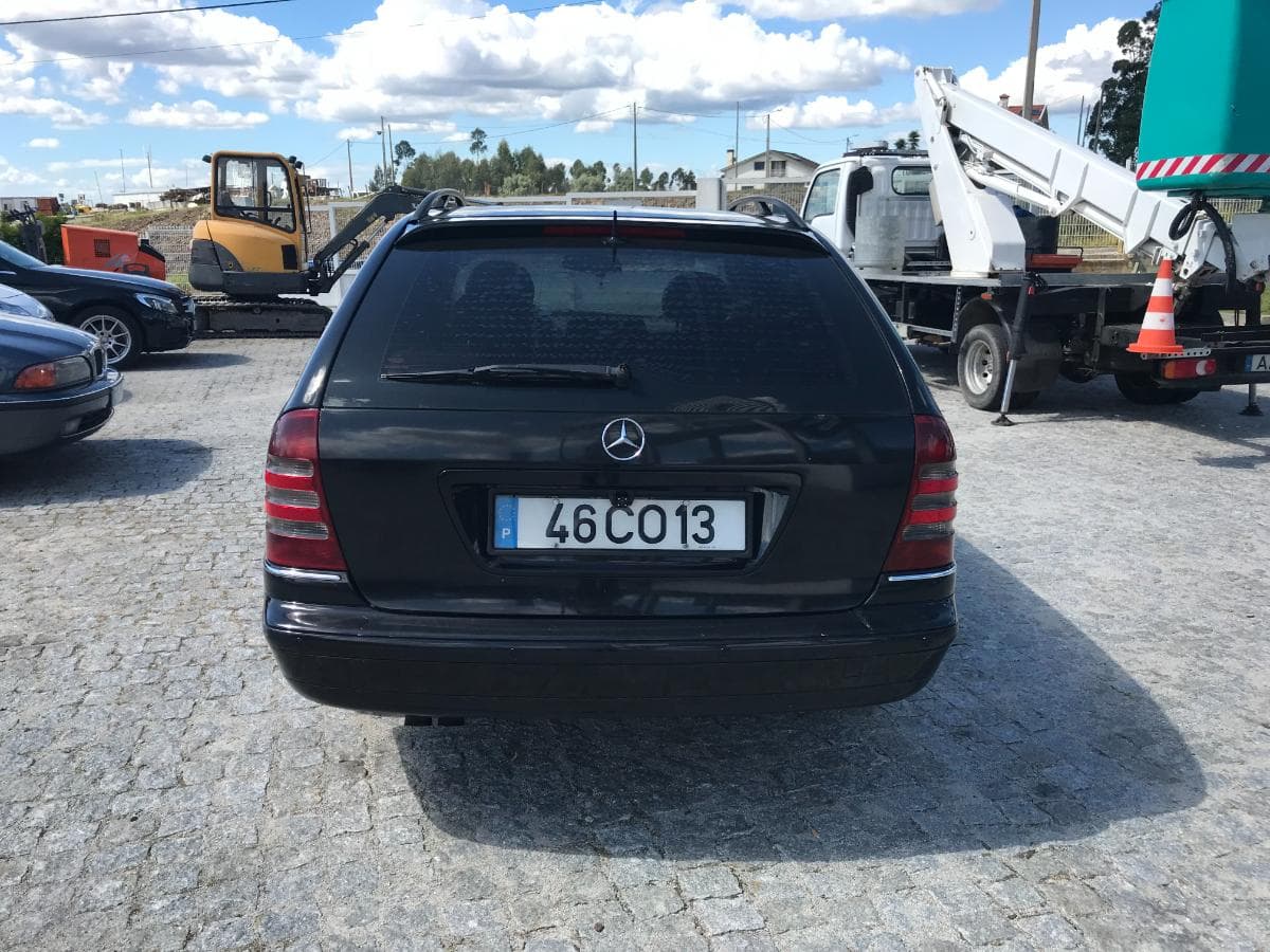 Mercedes-Benz C270 CDI · Ano 2001 — imagem 5