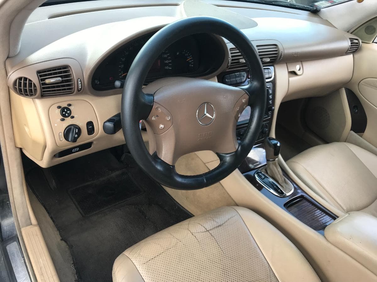 Mercedes-Benz C270 CDI · Ano 2001 — imagem 17