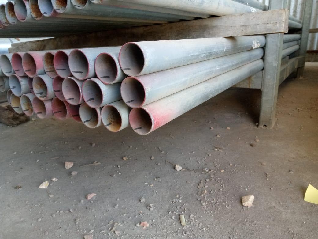 Tubos de 1-1/2 x10 Ft .EMT ·
