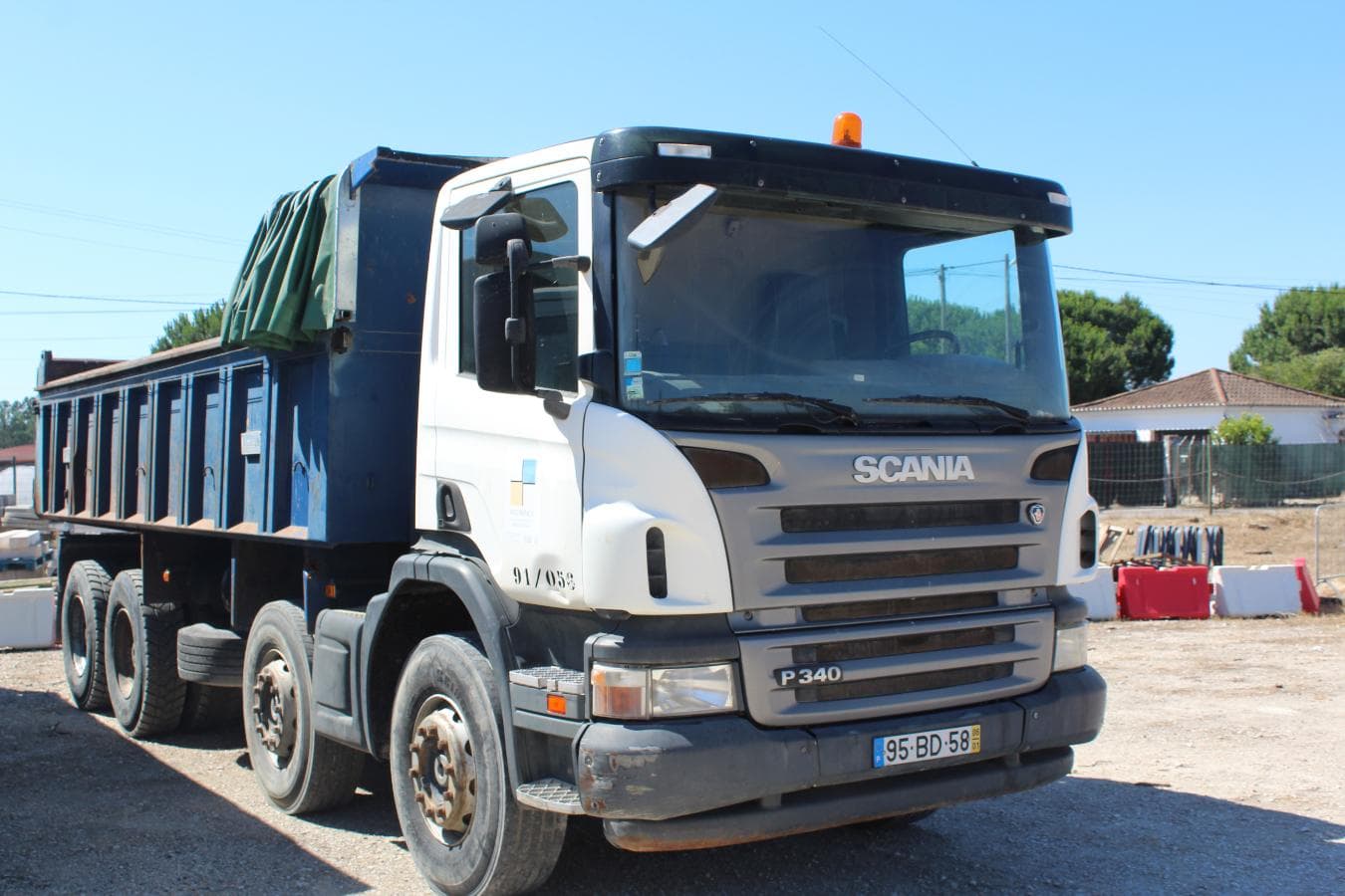 Camião Basc. 32 T (8X4) — imagem 11