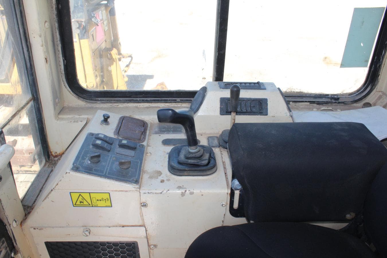 Bulldozer CAT. D4 (10T) — imagem 7