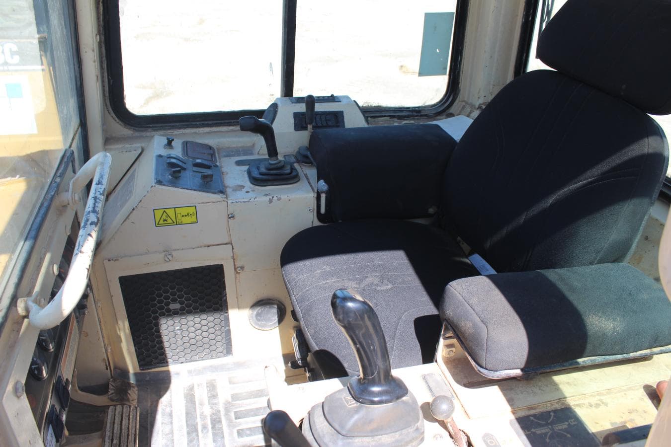 Bulldozer CAT. D4 (10T) — imagem 8
