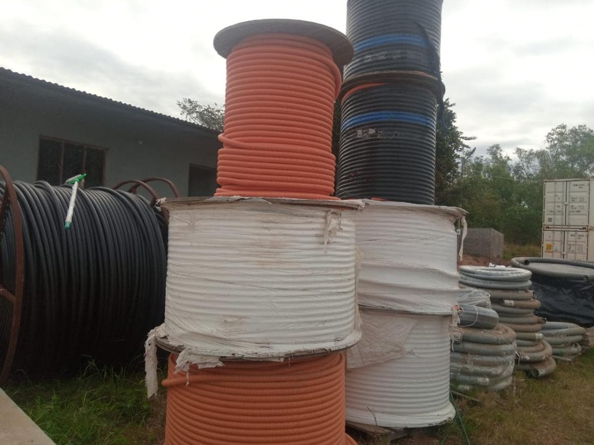 Tubos flexíveis para cabos eléctricos ·