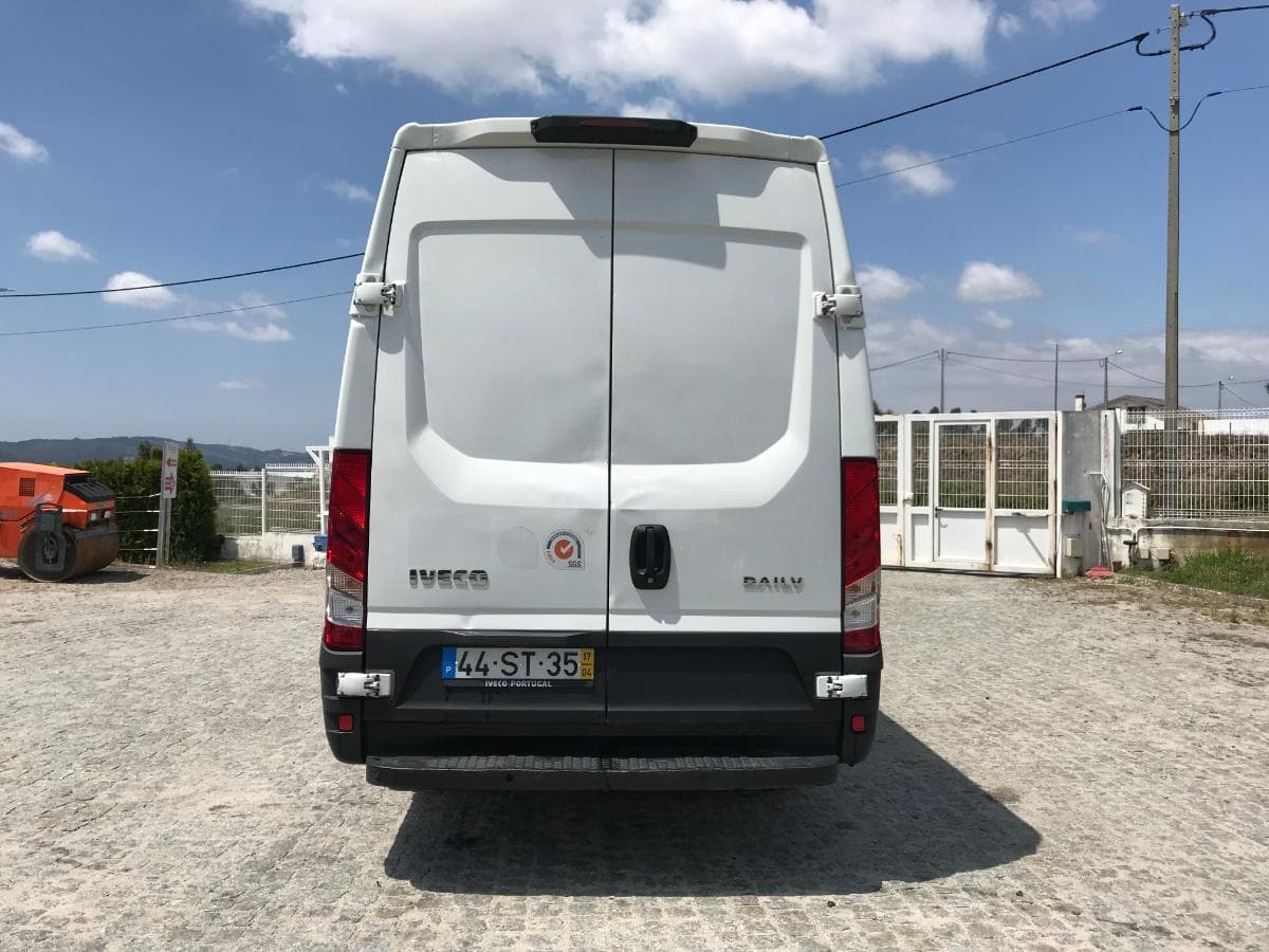 Iveco Daily 35.140 · Ano 2017 — imagem 5