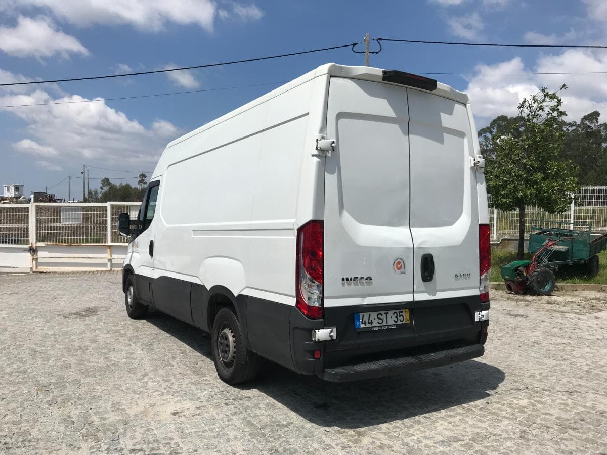 Iveco Daily 35.140 · Ano 2017 — imagem 6