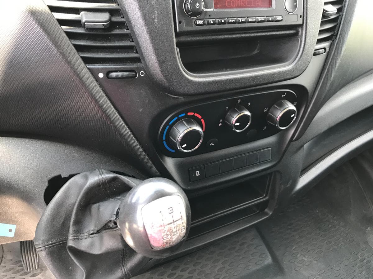 Iveco Daily 35.140 · Ano 2017 — imagem 22