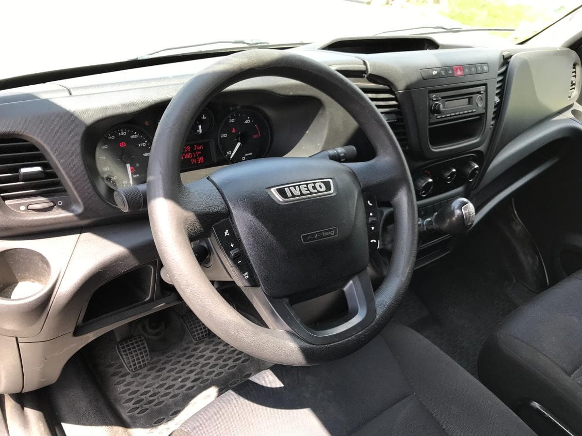 Iveco Daily 35.140 · Ano 2017 — imagem 23