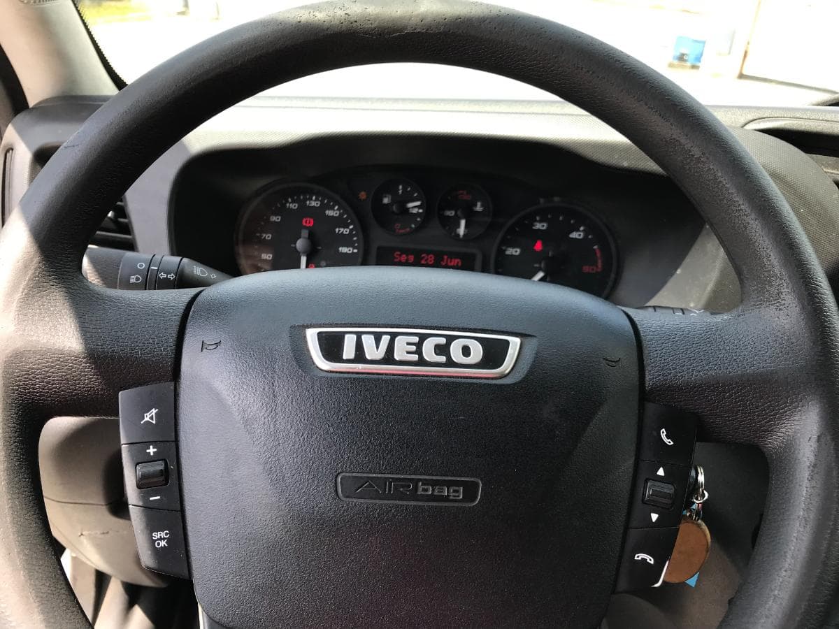 Iveco Daily 35.140 · Ano 2017 — imagem 27