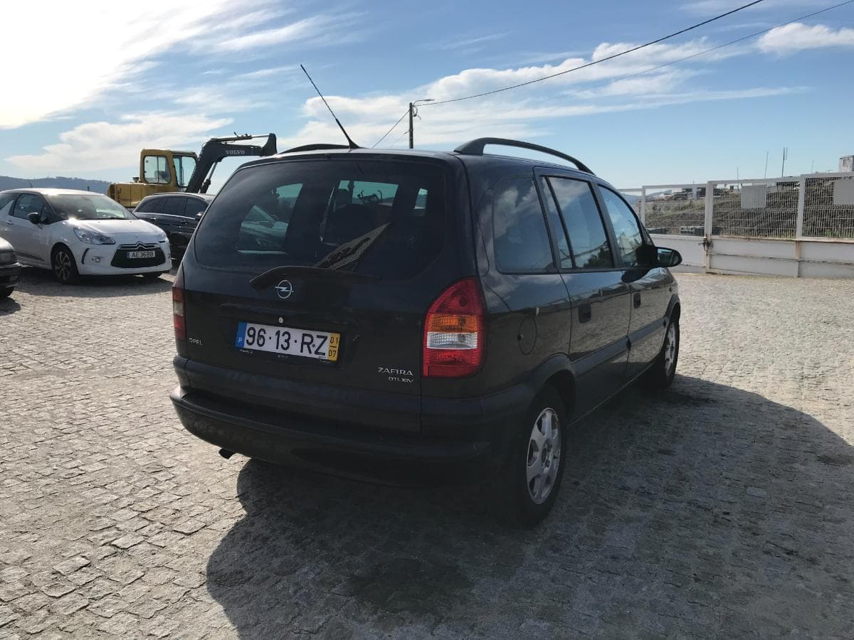 Opel Zafira · Ano 2001 — imagem 4