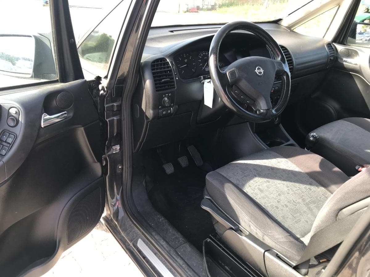 Opel Zafira · Ano 2001 — imagem 13
