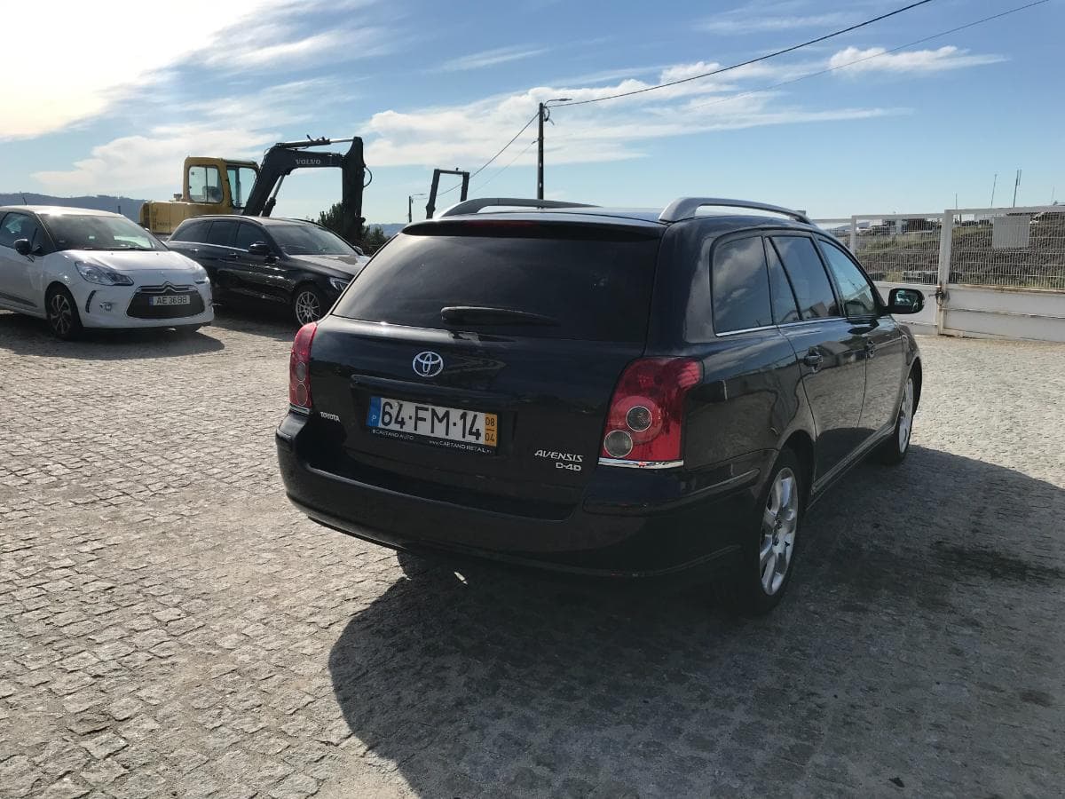 Toyota Avensis D4D · Ano 2008 — imagem 4