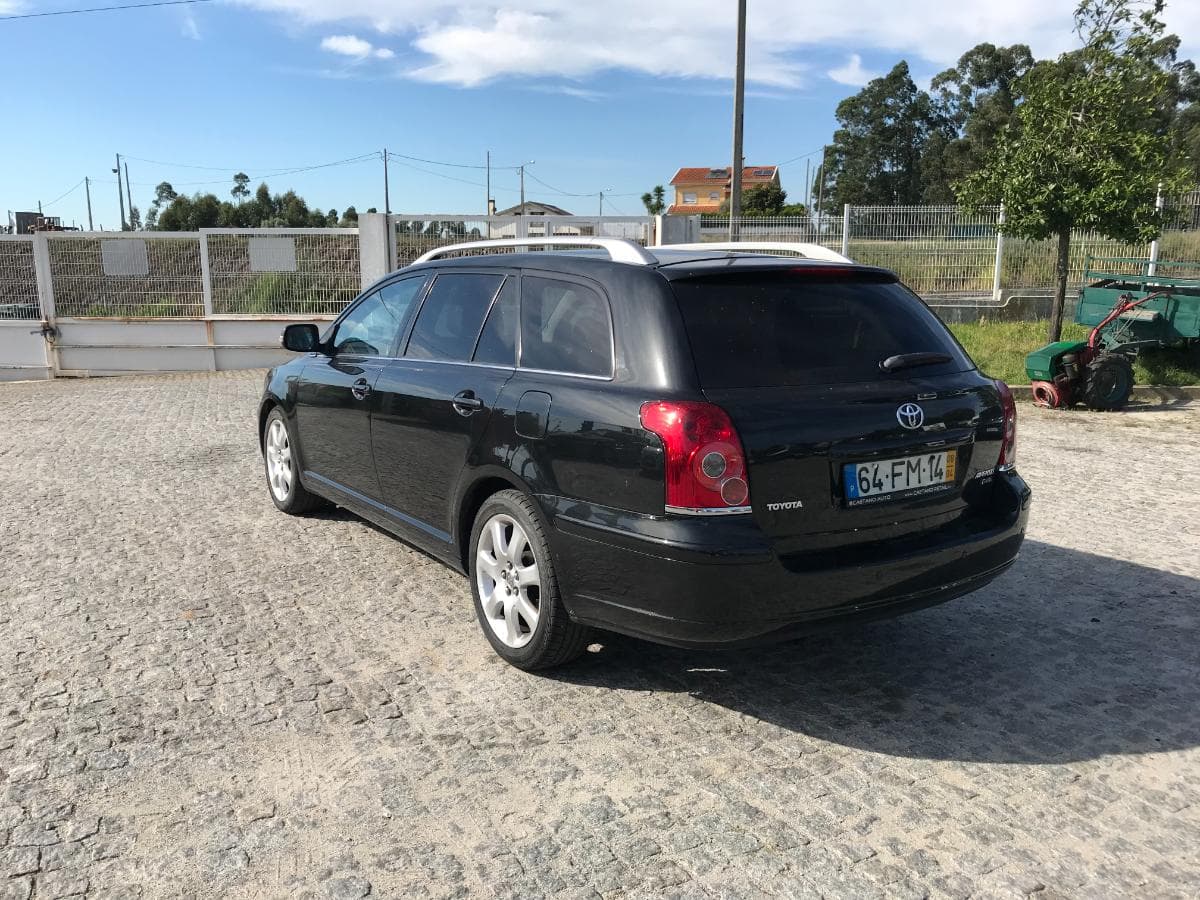 Toyota Avensis D4D · Ano 2008 — imagem 6