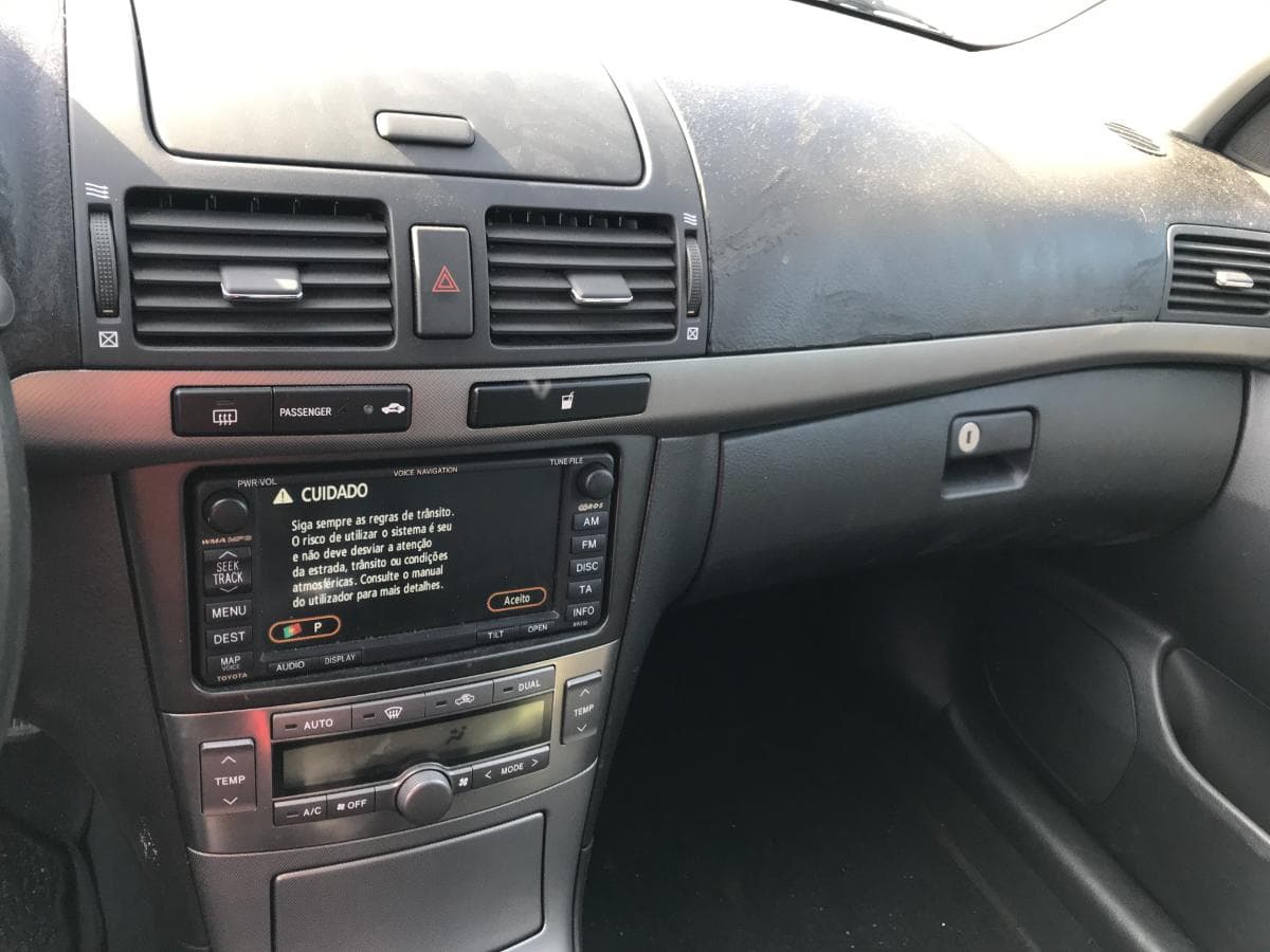 Toyota Avensis D4D · Ano 2008 — imagem 18