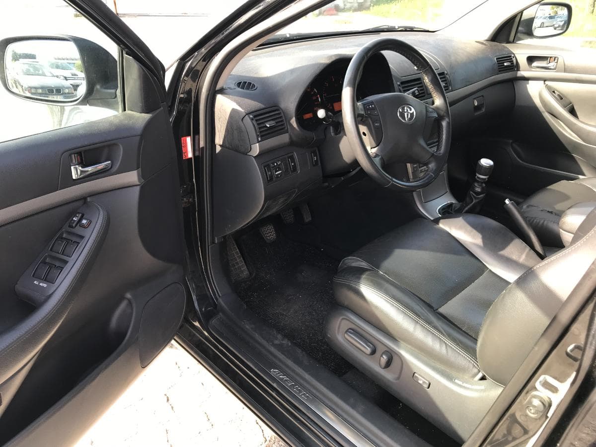 Toyota Avensis D4D · Ano 2008 — imagem 15