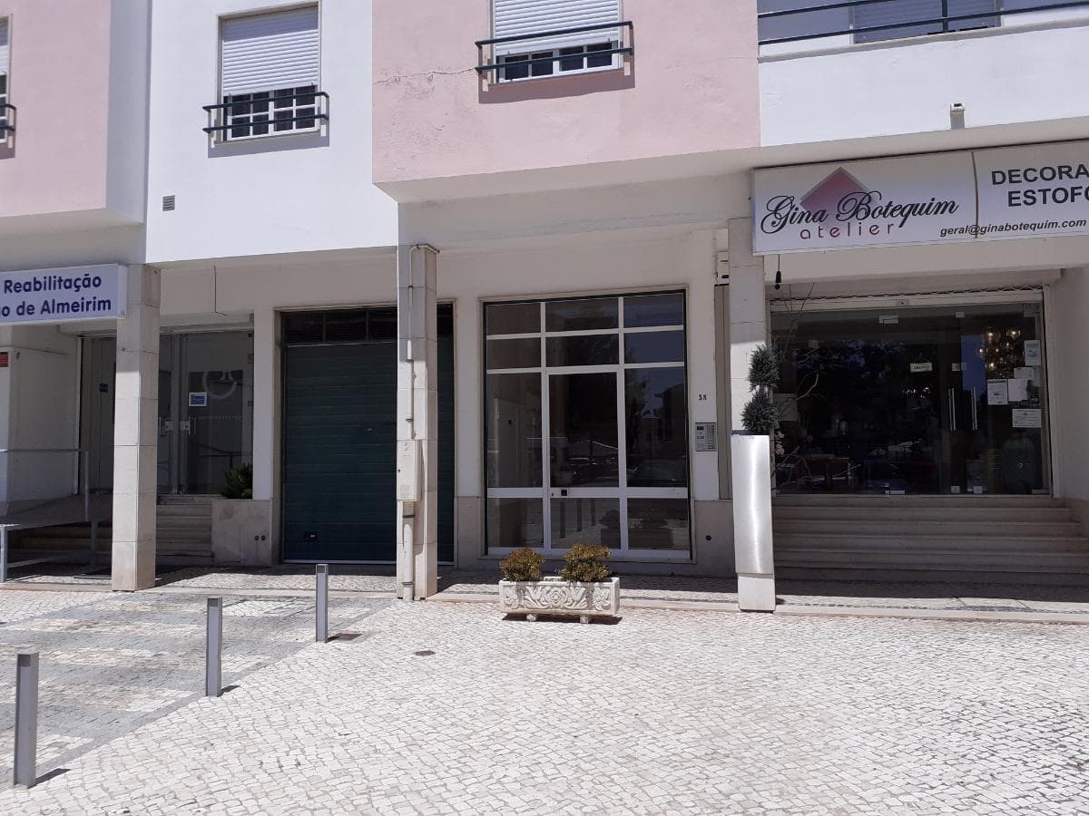 Apartamento T1+1 Duplex · Almeirim — imagem 17