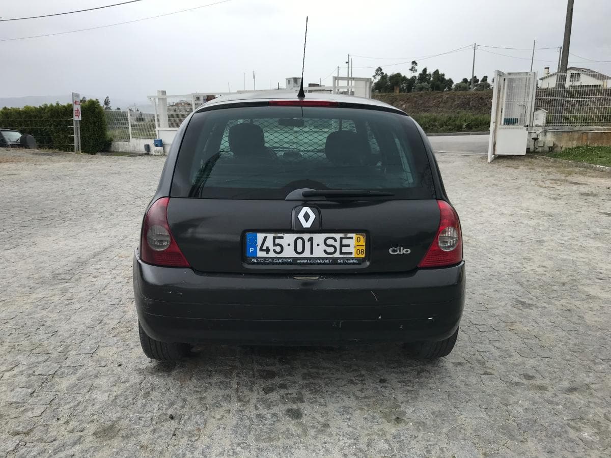 Renault Clio 1.5 DCI · Ano 2001 — image 5