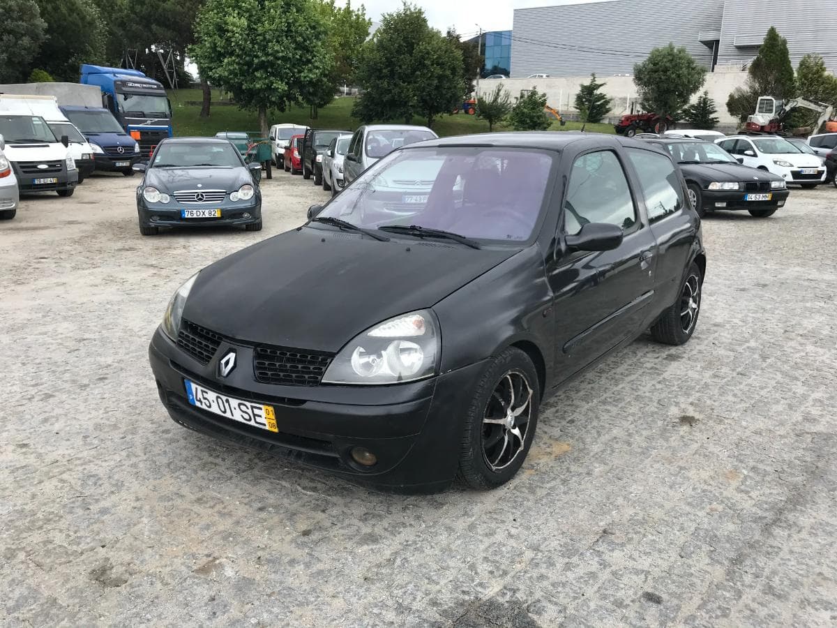 Renault Clio 1.5 DCI · Ano 2001 — image 3