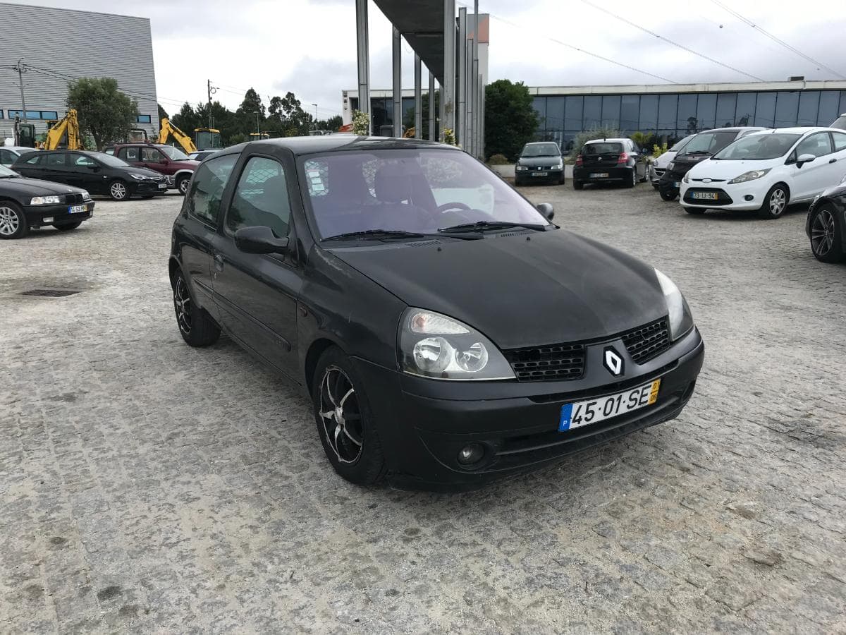 Renault Clio 1.5 DCI · Ano 2001 — image 1