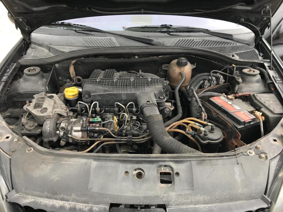 Renault Clio 1.5 DCI · Ano 2001 — image 8