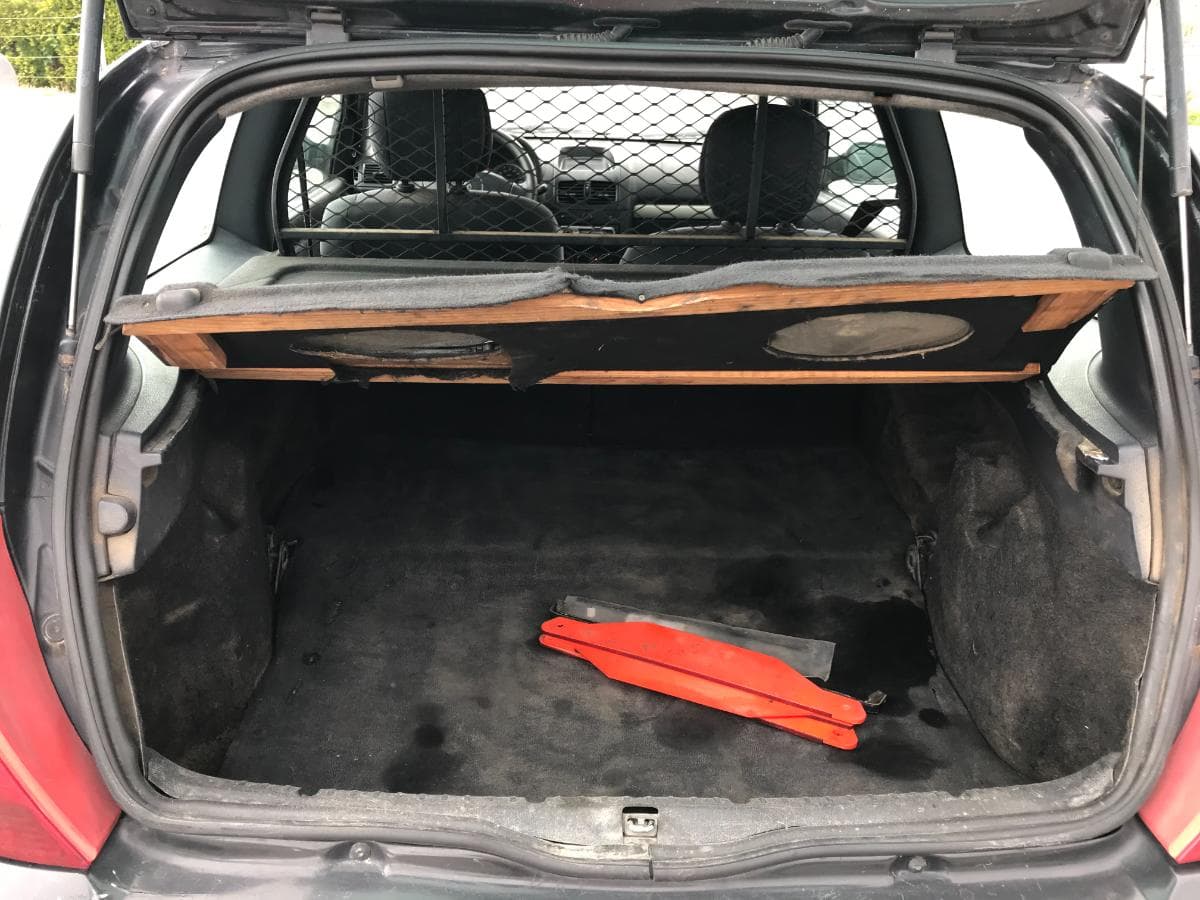 Renault Clio 1.5 DCI · Ano 2001 — image 10