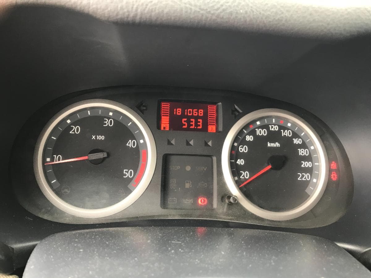 Renault Clio 1.5 DCI · Ano 2001 — image 13
