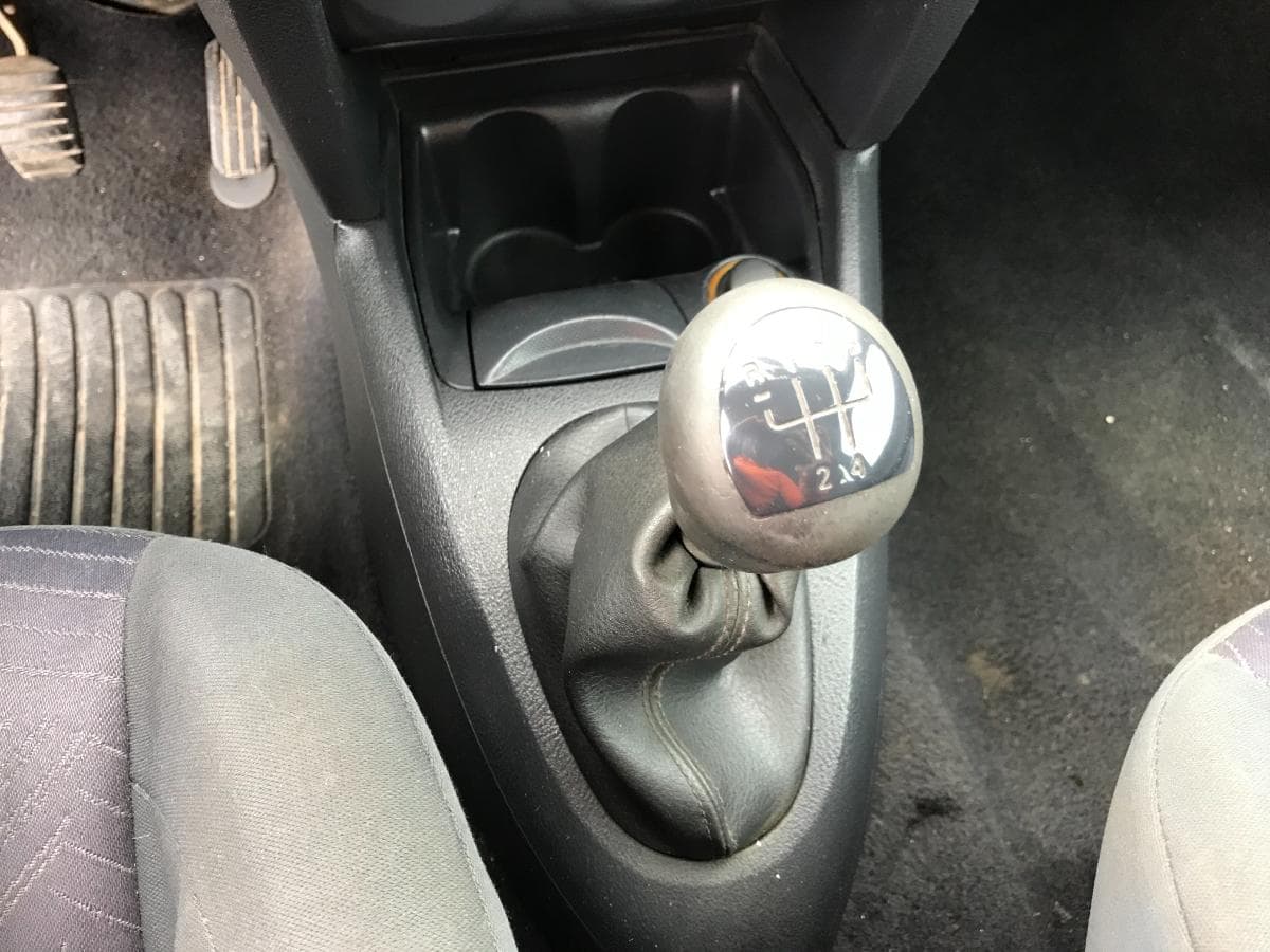 Renault Clio 1.5 DCI · Ano 2001 — image 15