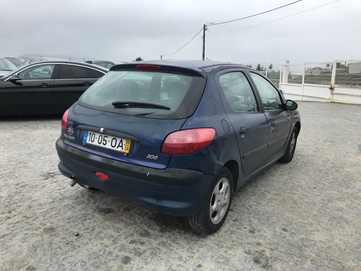 Peugeot 206 1.1i · Ano 1999 — imagem 4