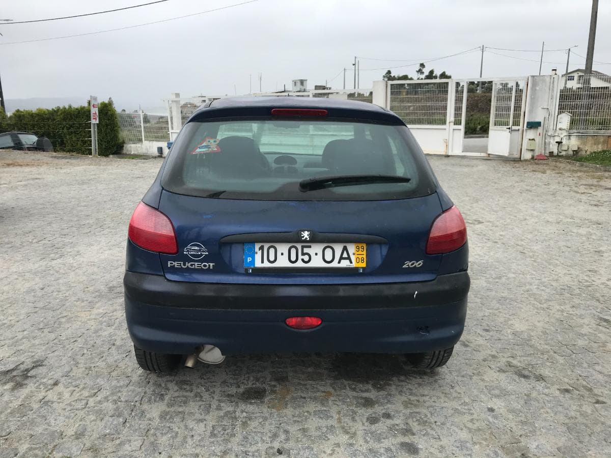 Peugeot 206 1.1i · Ano 1999 — imagem 5
