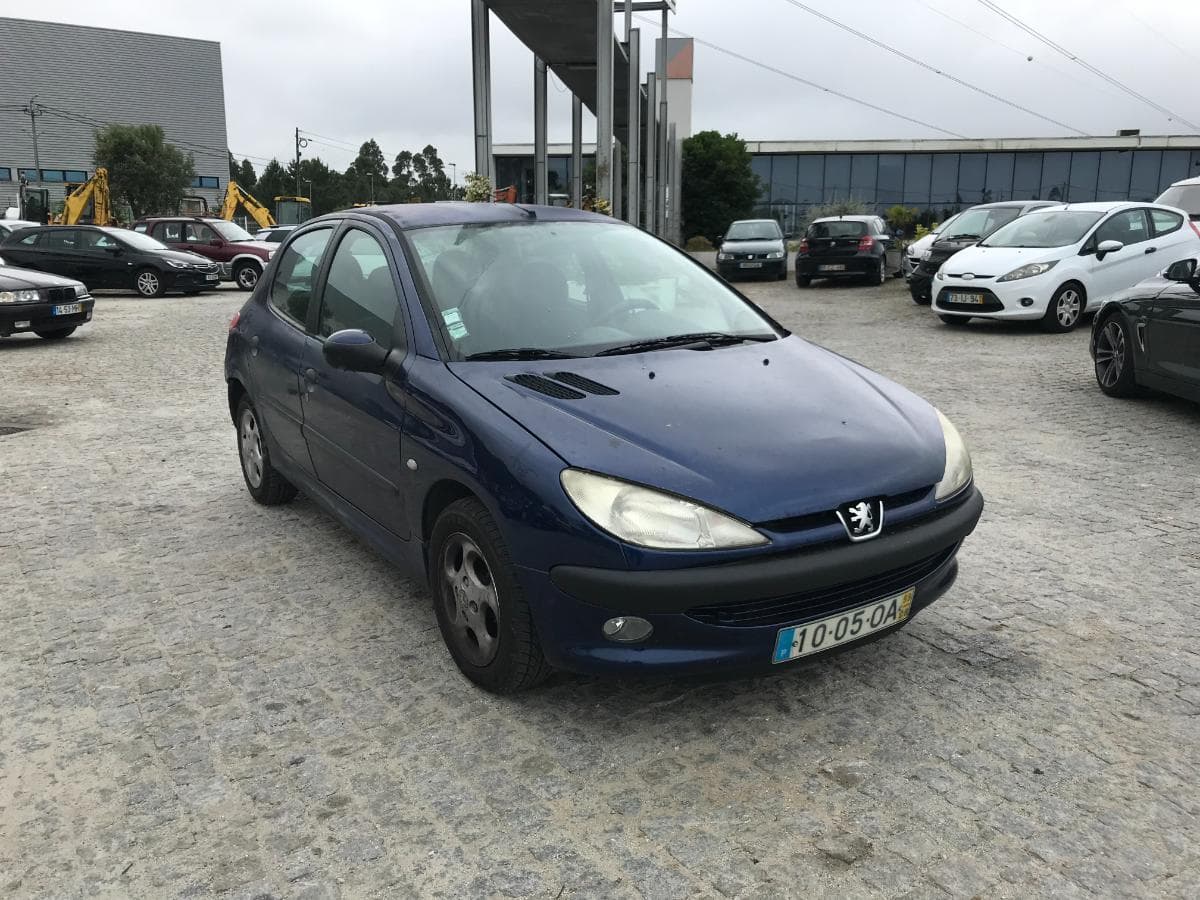 Peugeot 206 1.1i · Ano 1999 — imagem 1
