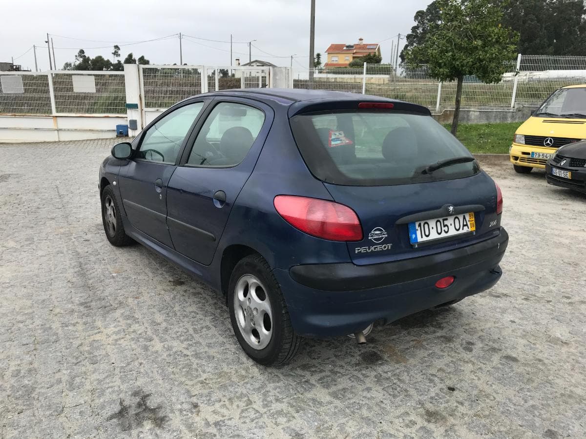 Peugeot 206 1.1i · Ano 1999 — imagem 6
