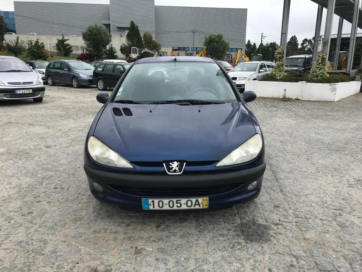 Peugeot 206 1.1i · Ano 1999 — imagem 2