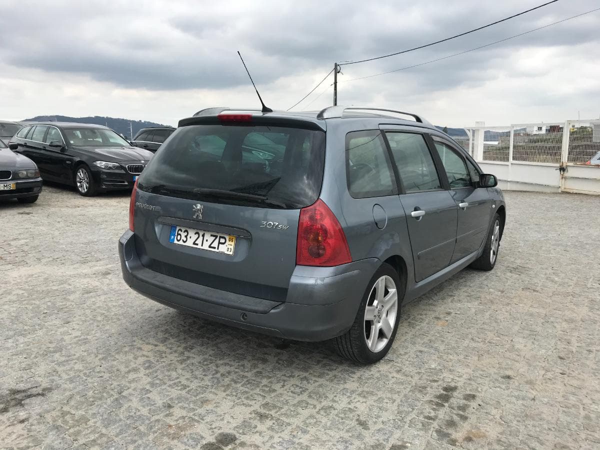 Peugeot 307 SW 2.0 HDI · Ano 2005 — imagem 4