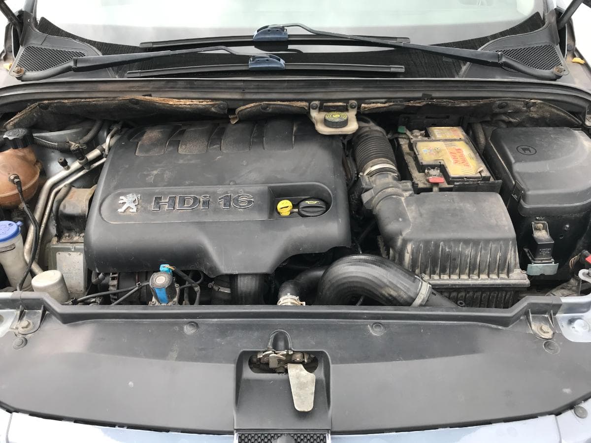 Peugeot 307 SW 2.0 HDI · Ano 2005 — imagem 7