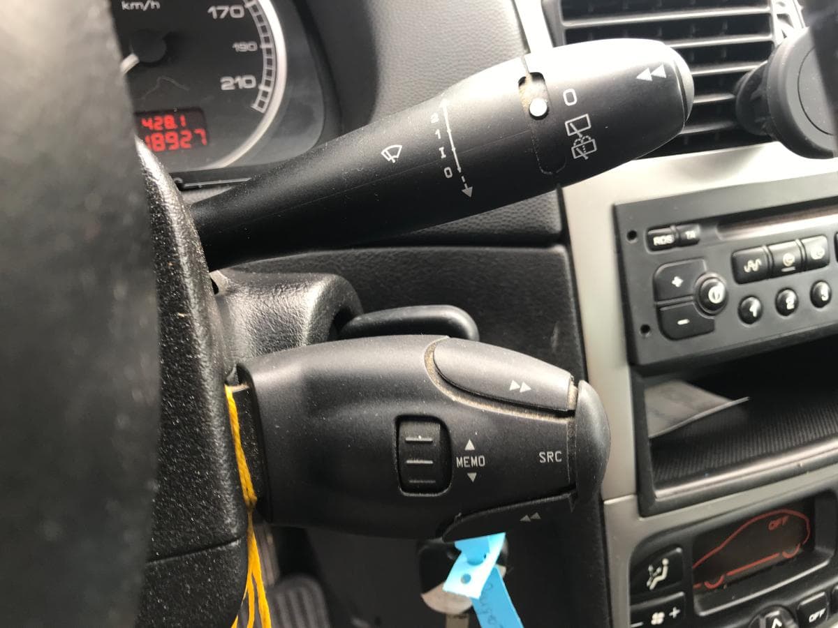 Peugeot 307 SW 2.0 HDI · Ano 2005 — imagem 12