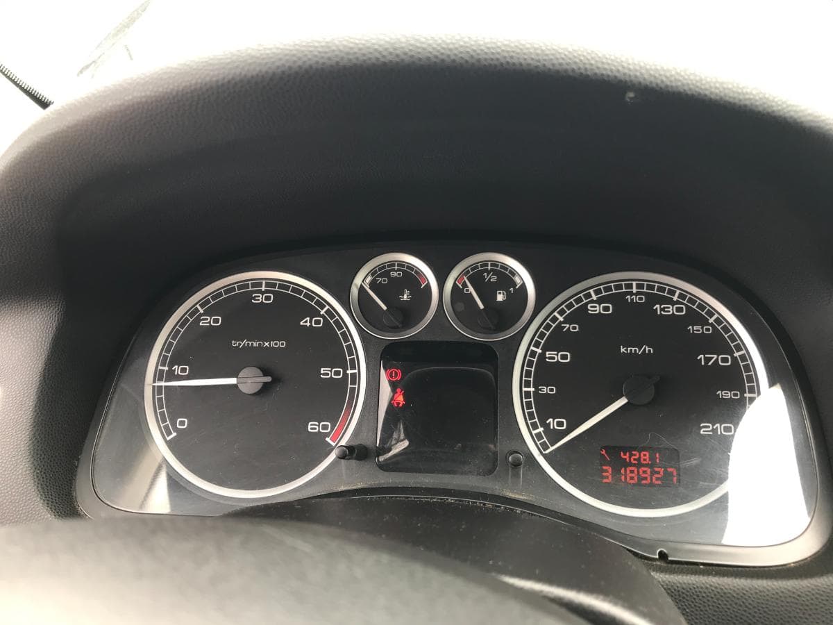 Peugeot 307 SW 2.0 HDI · Ano 2005 — imagem 13