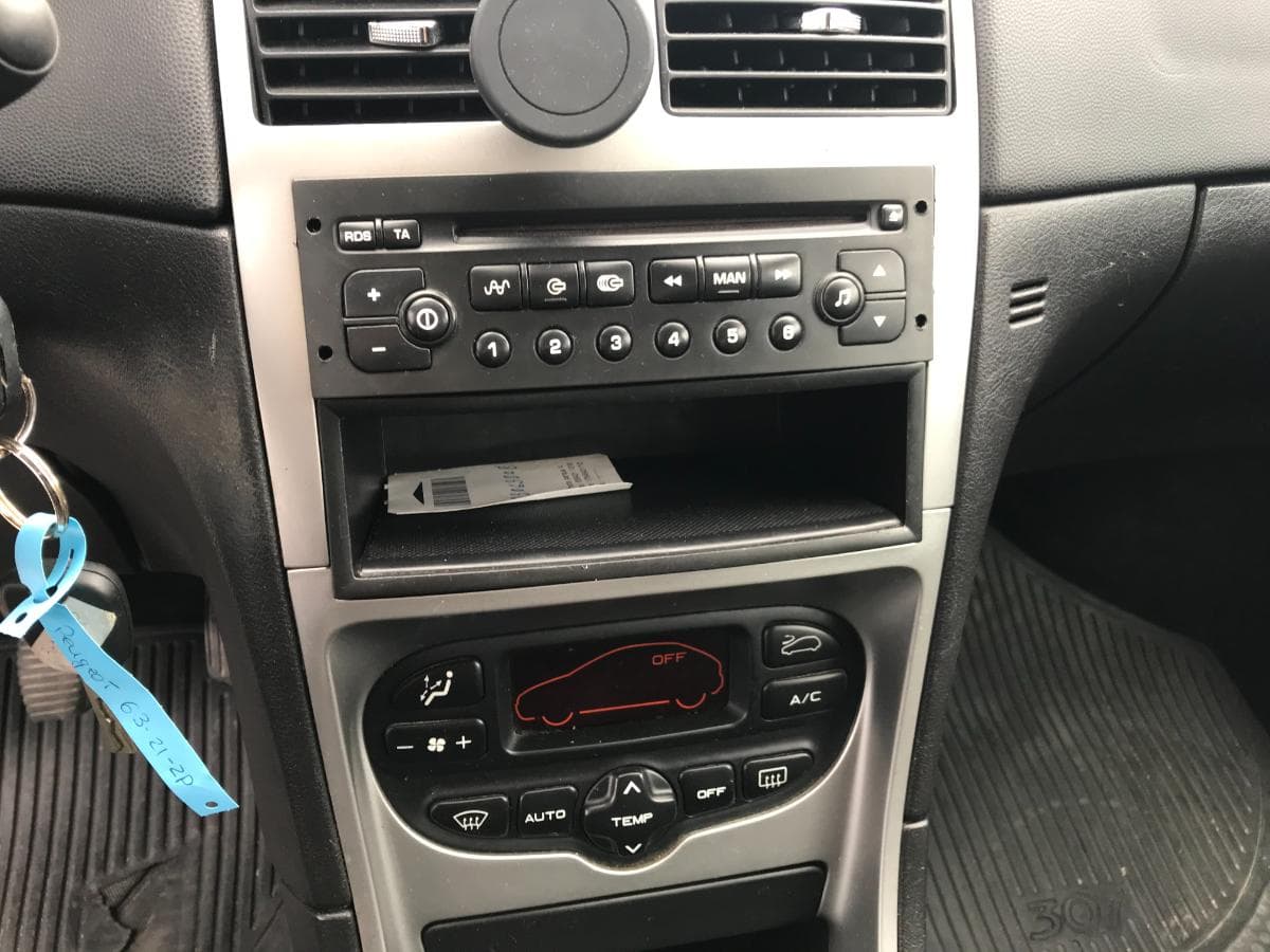 Peugeot 307 SW 2.0 HDI · Ano 2005 — imagem 16
