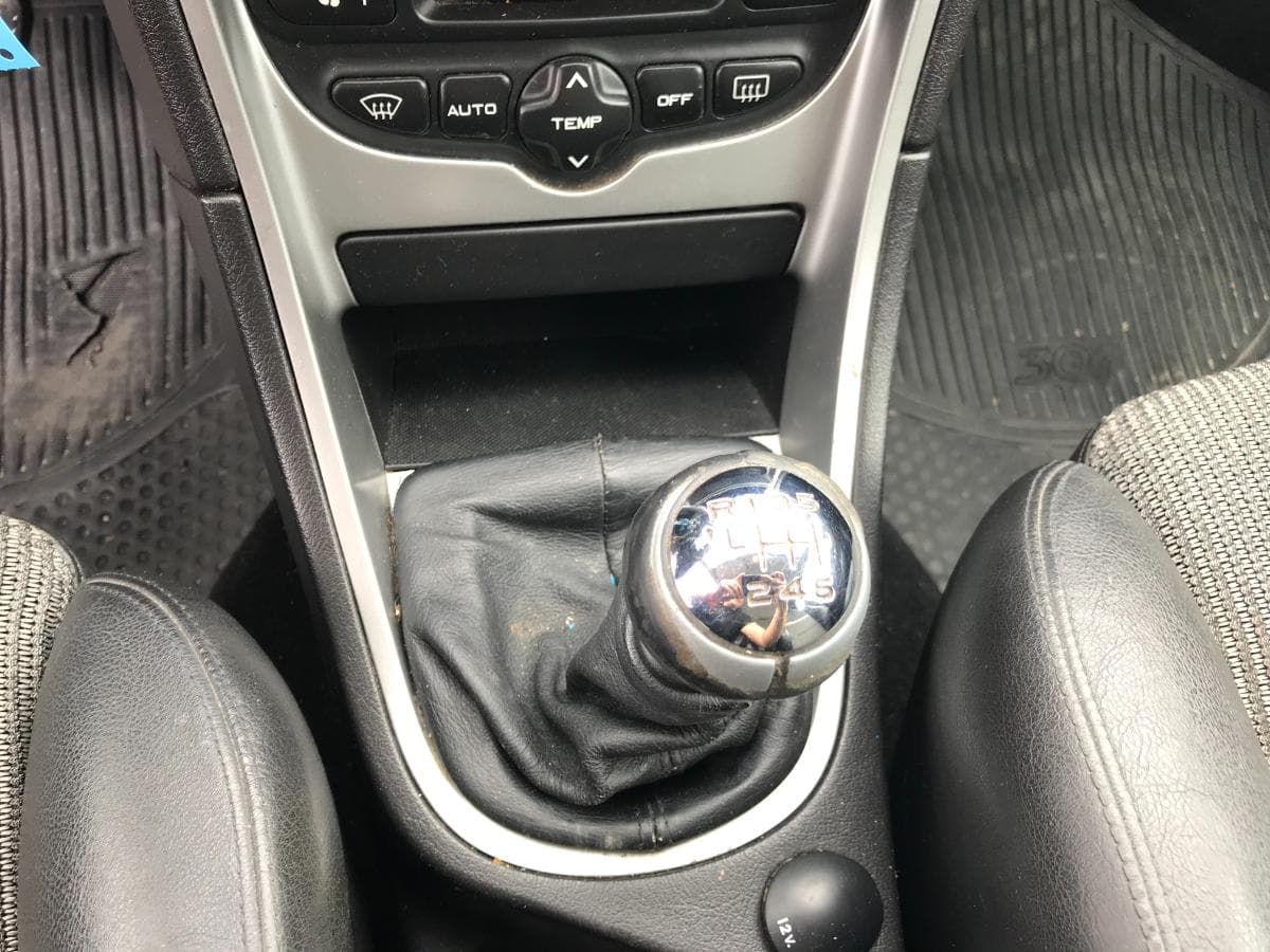 Peugeot 307 SW 2.0 HDI · Ano 2005 — imagem 19