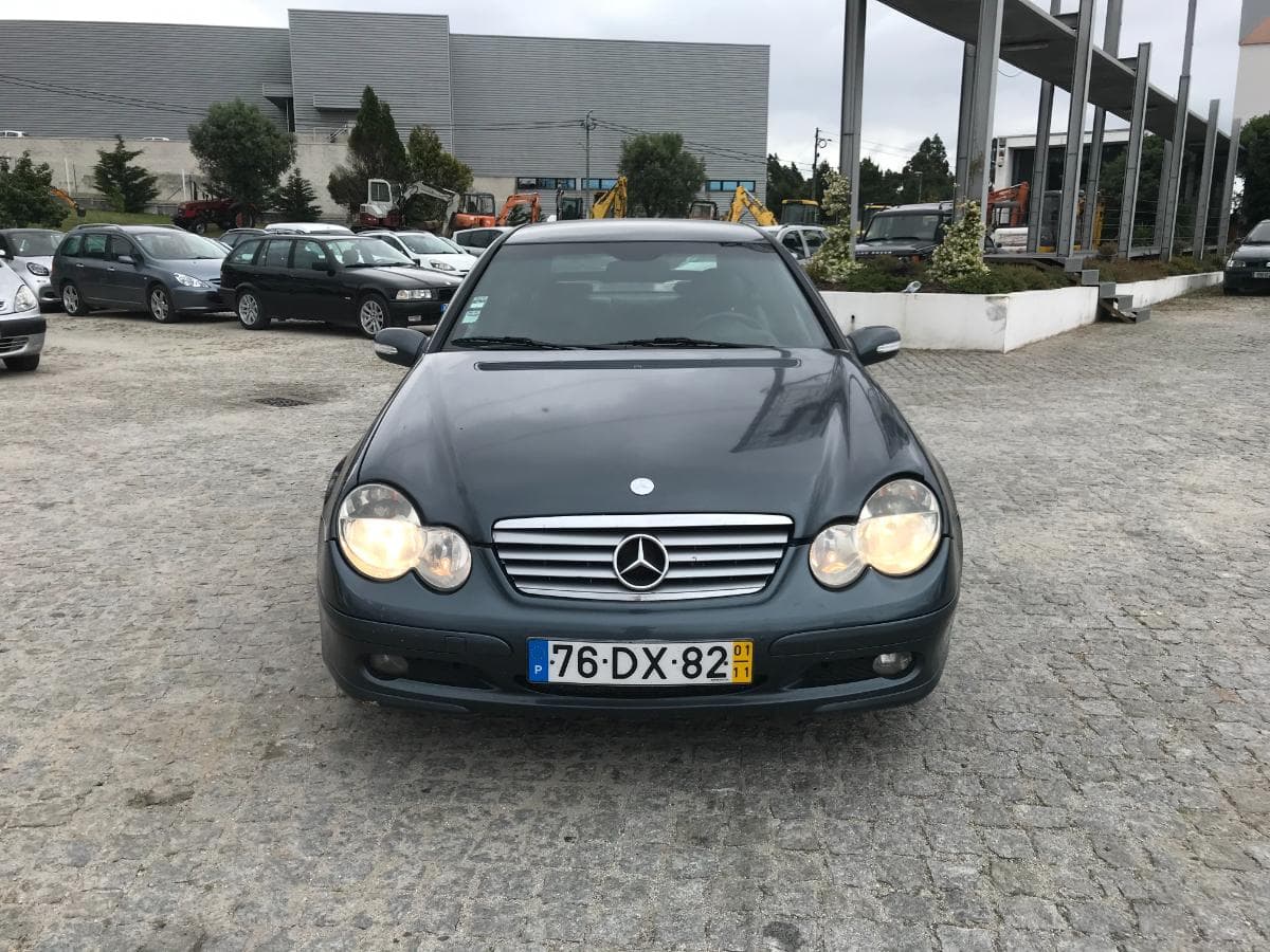 Mercedes-Benz C220 CDI · Ano 2001 — imagem 2