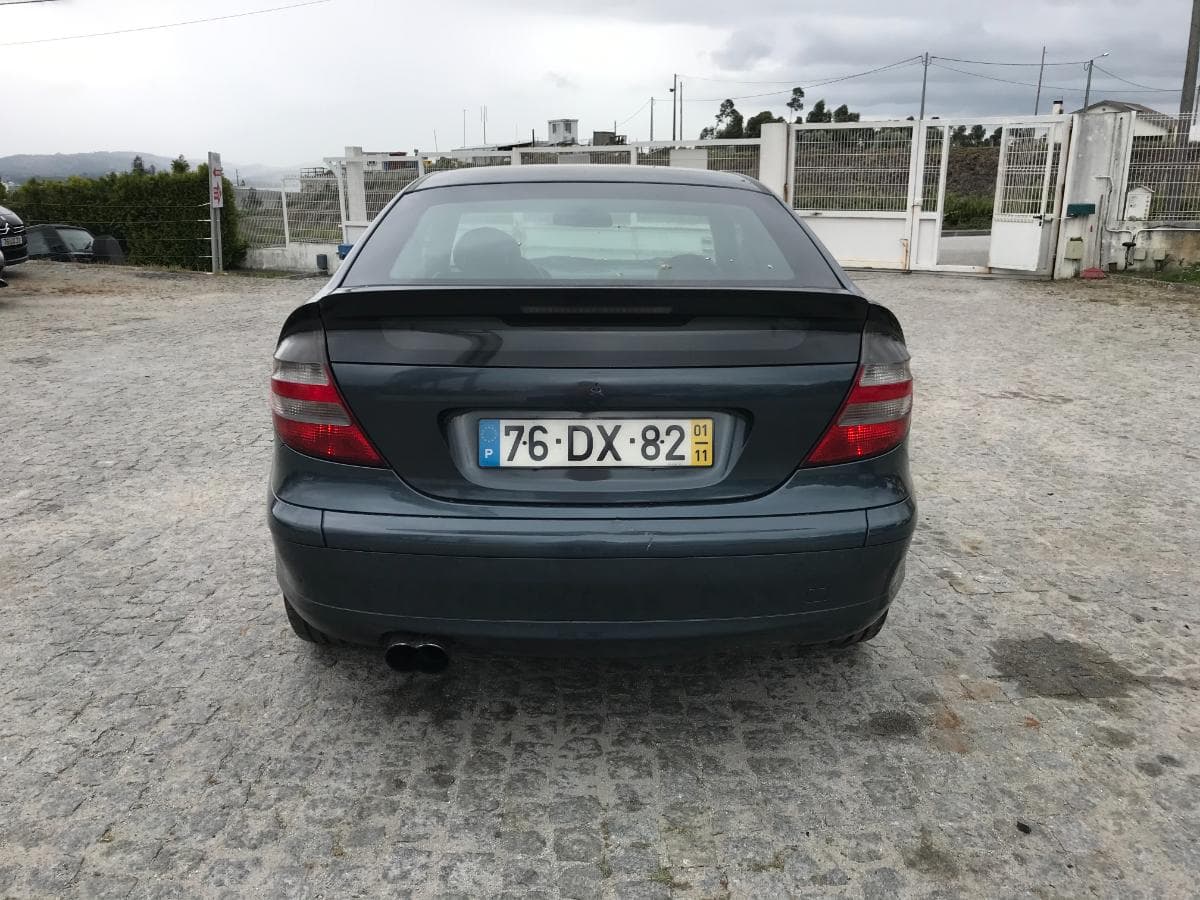 Mercedes-Benz C220 CDI · Ano 2001 — imagem 5