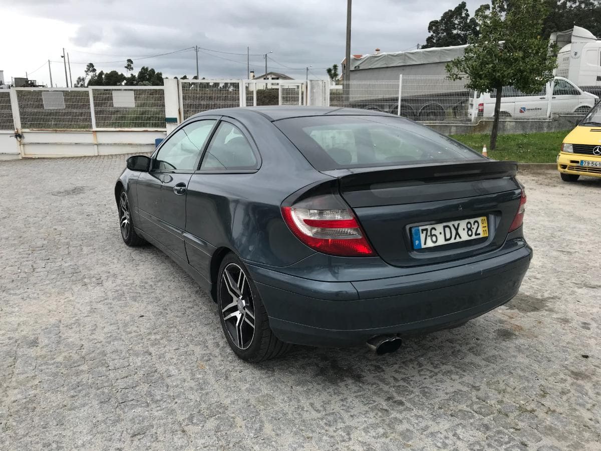Mercedes-Benz C220 CDI · Ano 2001 — imagem 6