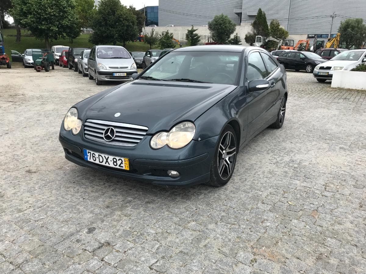 Mercedes-Benz C220 CDI · Ano 2001 — imagem 3