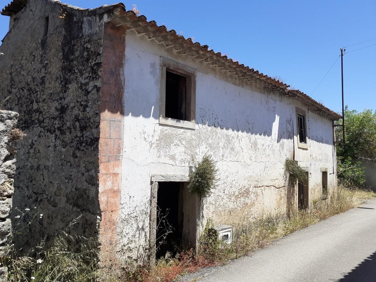 Moradia em Ruínas c/ Terreno · Tomar — imagem 1