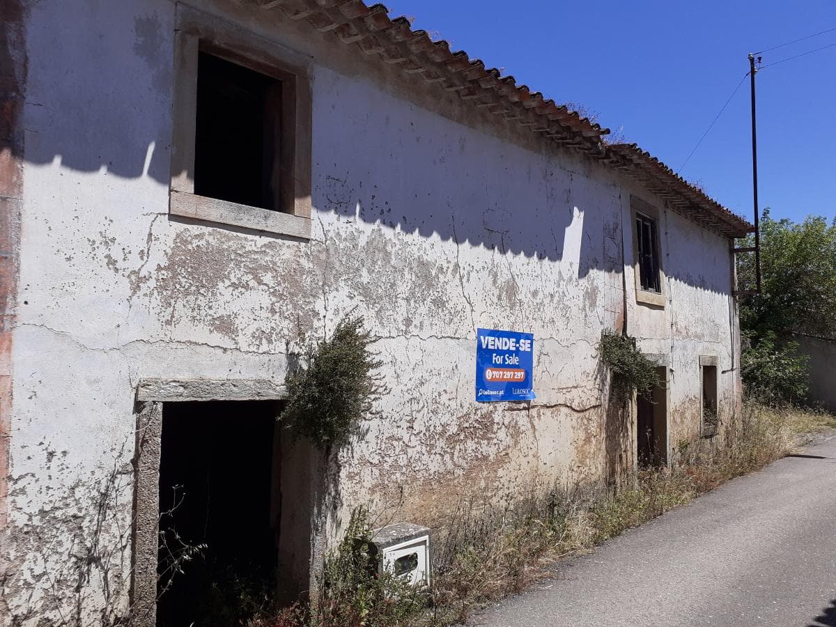 Moradia em Ruínas c/ Terreno · Tomar — imagem 5