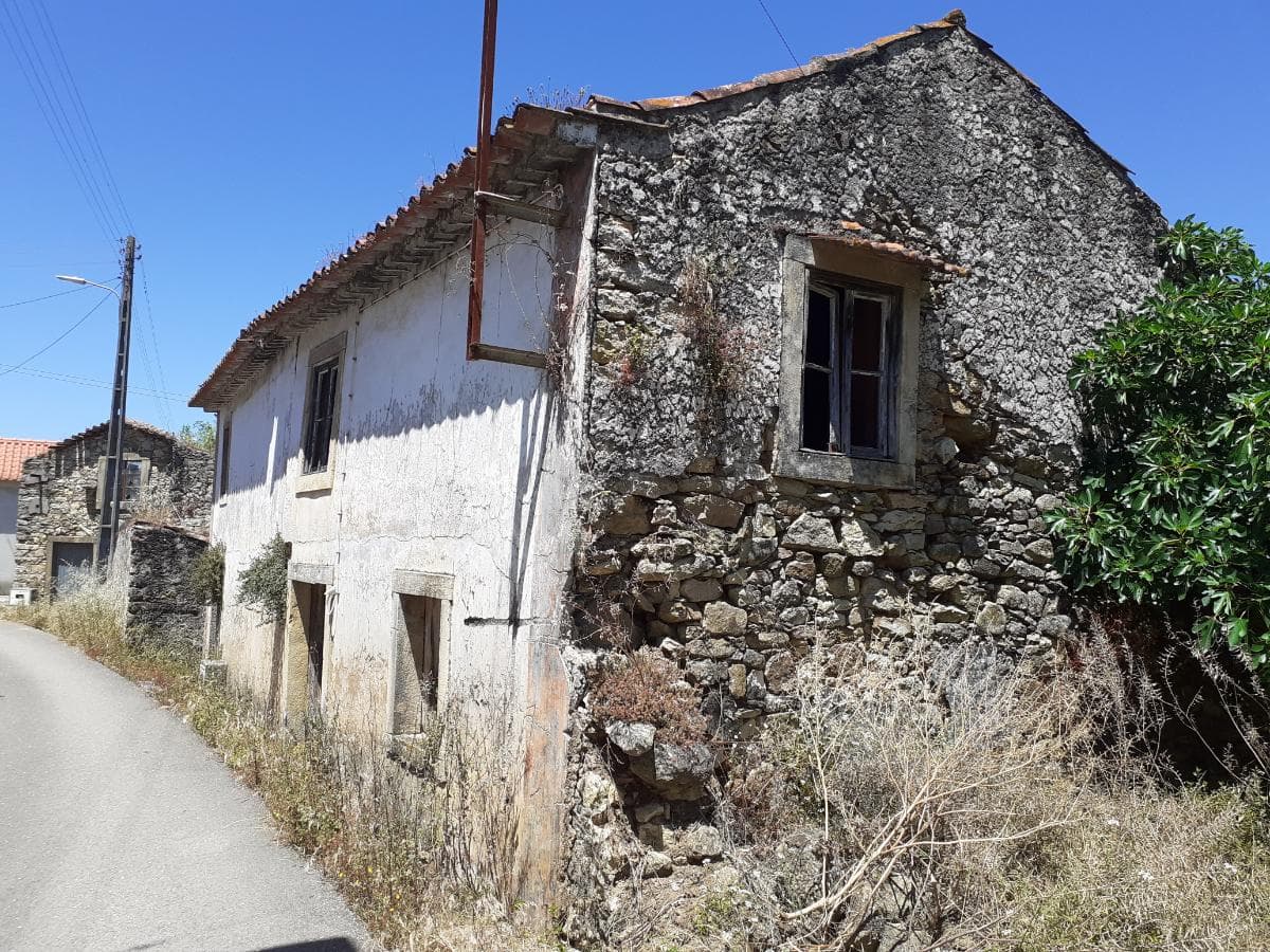 Moradia em Ruínas c/ Terreno · Tomar — imagem 7