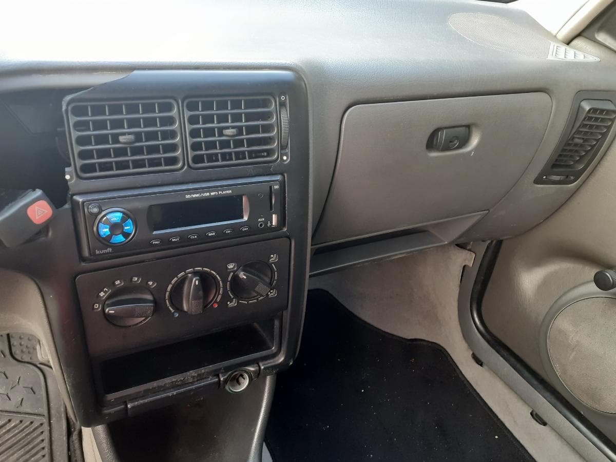 Volkswagen Polo 1.0 · Ano 1997 — imagen 14