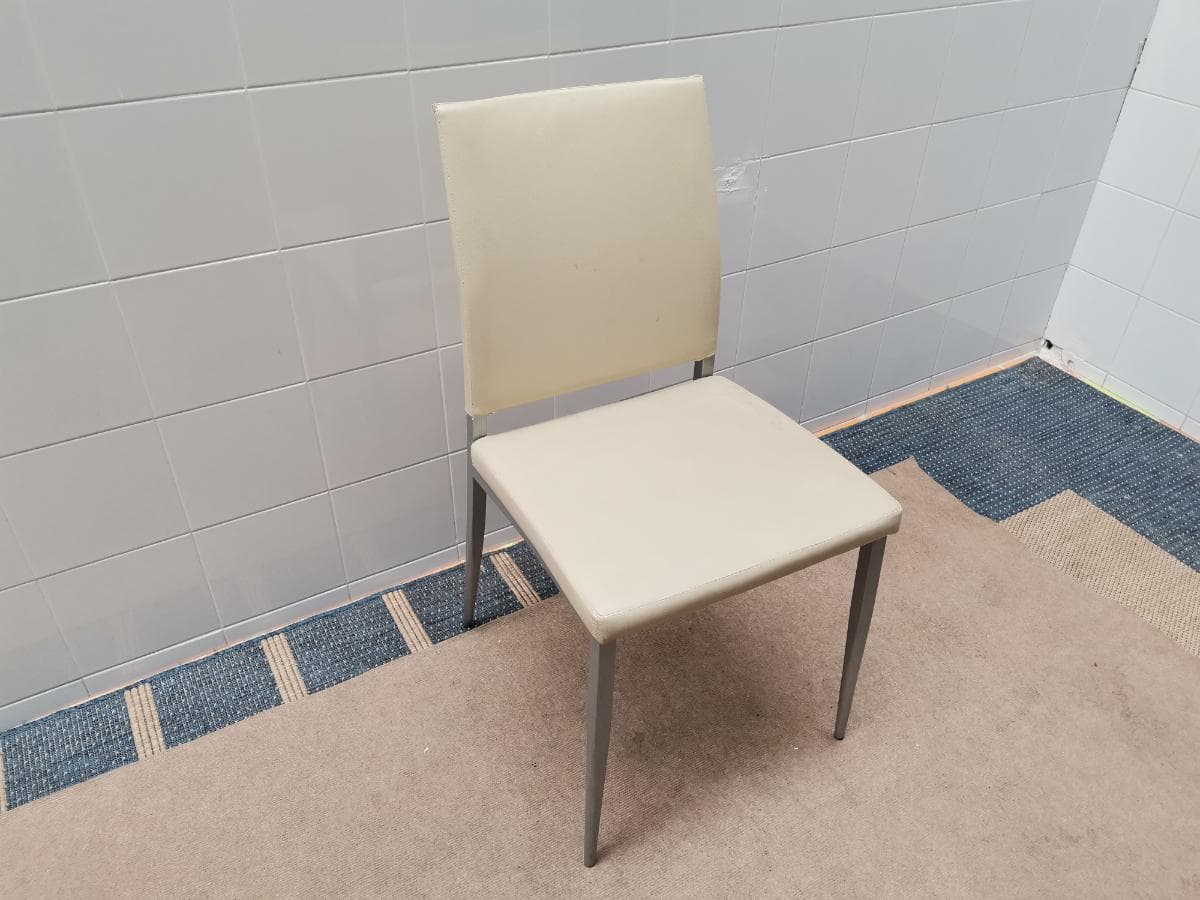 Chair — image 2