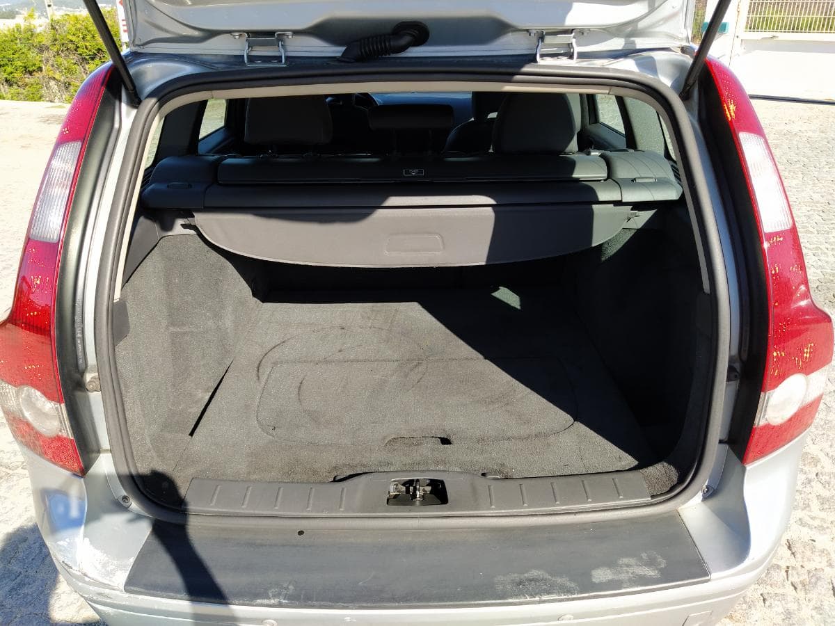 Volvo V50 1.6D · Ano 2006 — imagem 9